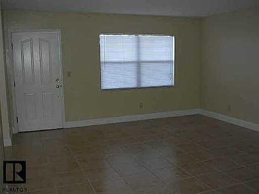 4th image of 8039 Garden Dr