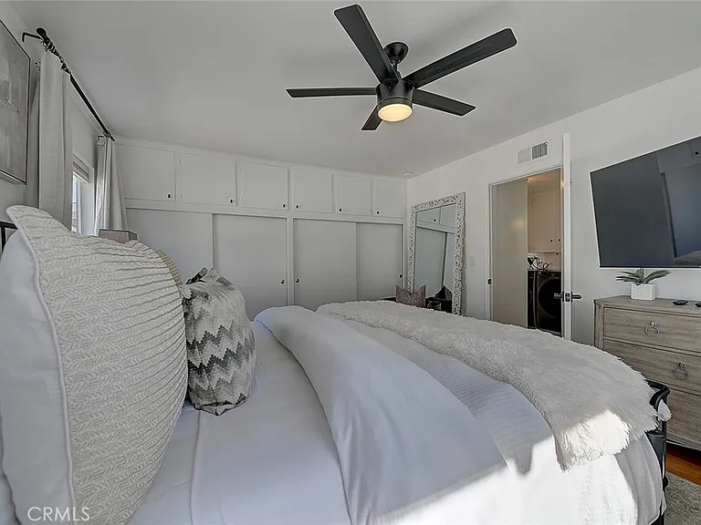 444 N Shattuck Pl — Photo 53