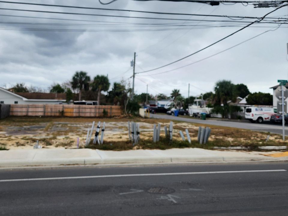 2nd image of 209 S Arnold Rd