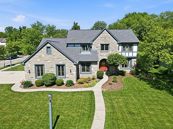 2nd image of 2347 Collins Dr