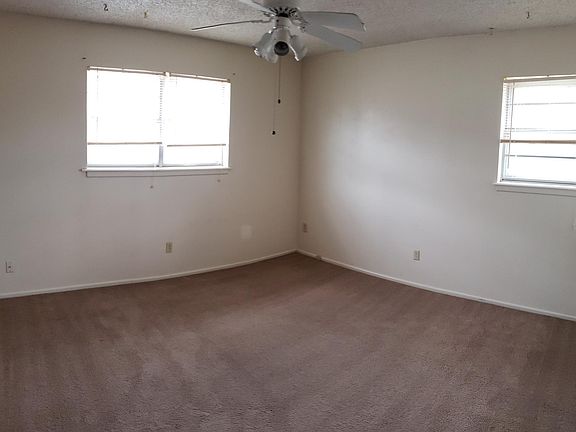 5th image of 4604 66th St Unit B