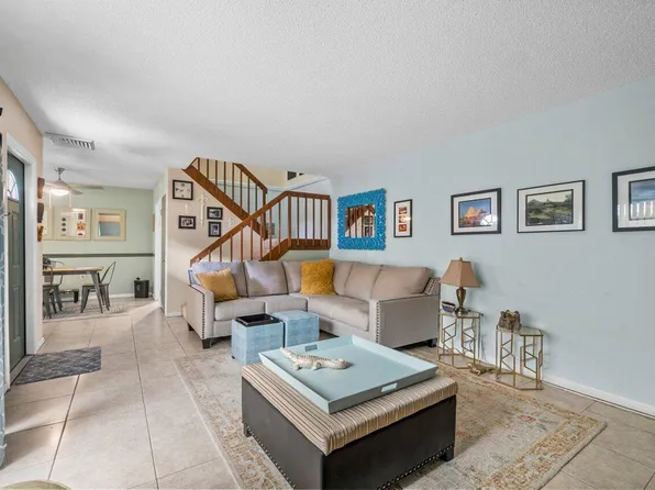 2120 21st Lane, Palm Beach Gardens, FL 33418