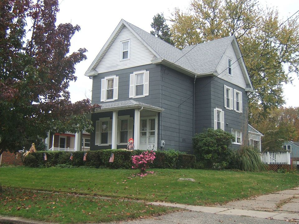 2nd image of 120 E Park Ave