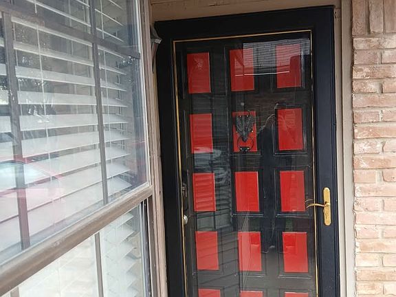 3rd image of 407 Menlo Park Dr
