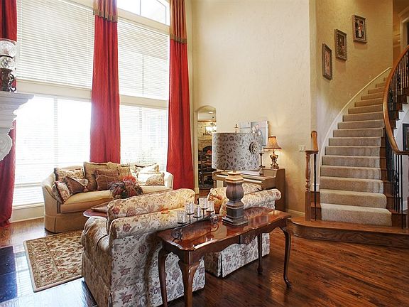3rd image of 1816 Kingsbridge Ln