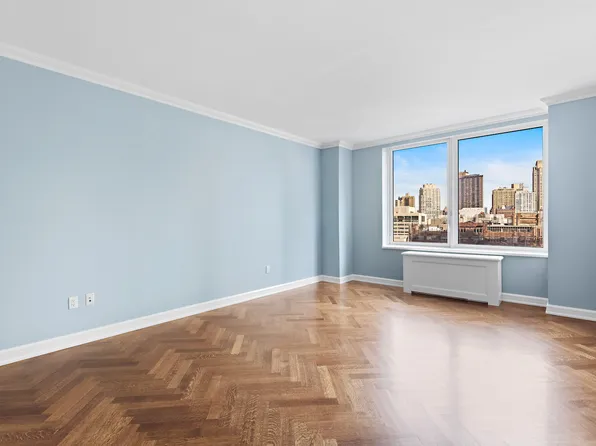 80 Riverside Boulevard image 6 of 15