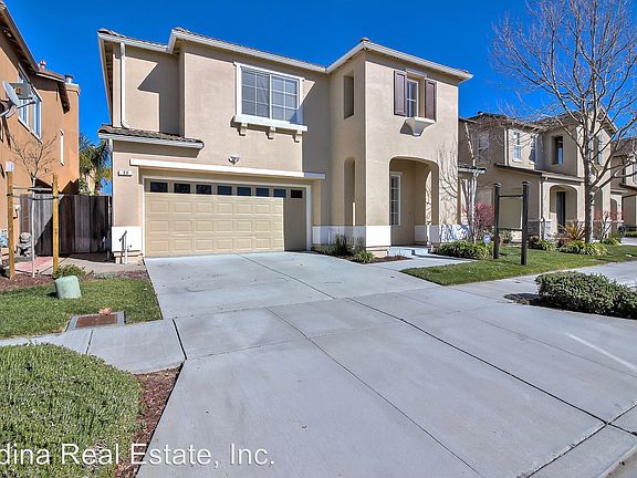3rd image of 23 Paseo Dr
