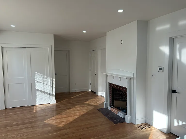 22 Berlin St — Photo 2
