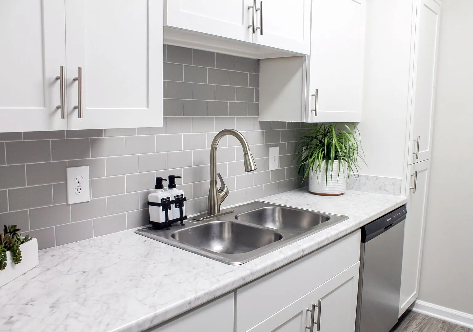 12th & James Luxury Apartments — Photo 4
