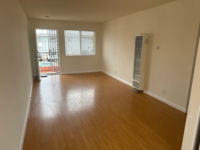 566 D St — Photo 13