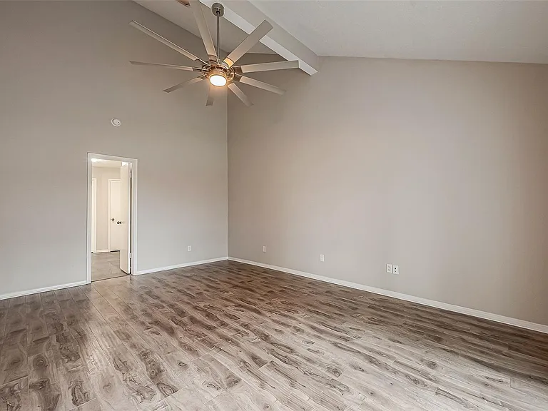 131 Cove Cir — Photo 20