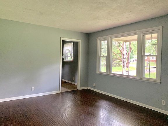 3rd image of 113 Norris Dr
