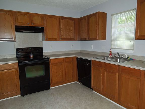 3rd image of 5005 Wigmore St
