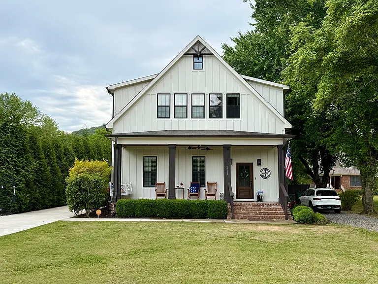 5711 Spring Creek Dr — Photo 1
