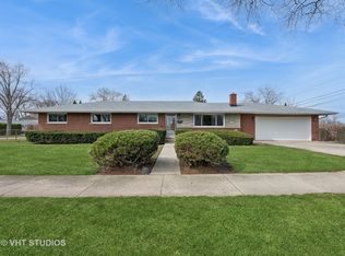 660 Dara James Rd, Des Plaines, IL 60016