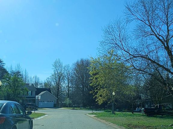 5th image of 300 Seaver Ct