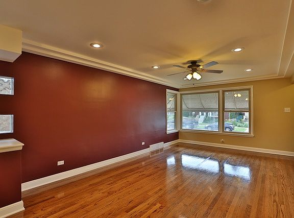 3rd image of 10715 S Forest Ave
