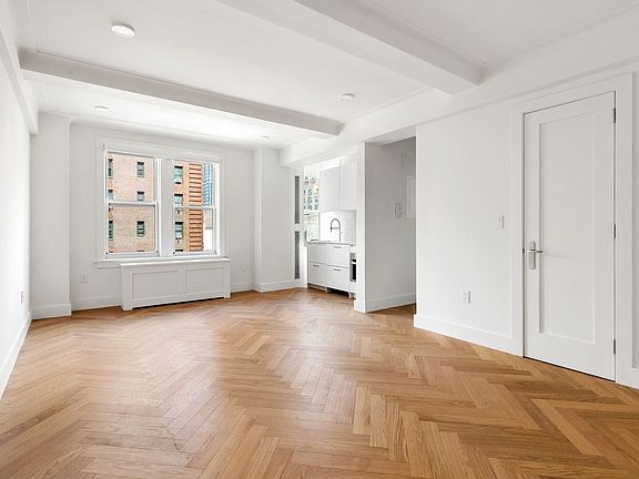 4th image of 301 E 21st St APT 07A