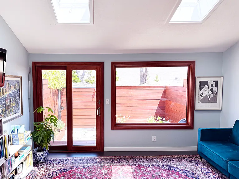 533 Casa Del Mar Dr — Photo 2