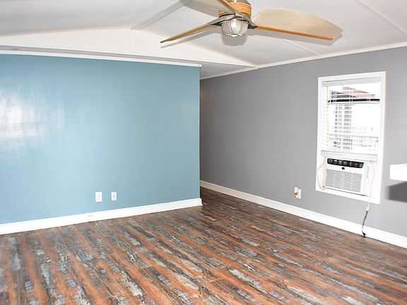 4th image of 315 Jasmine Pl