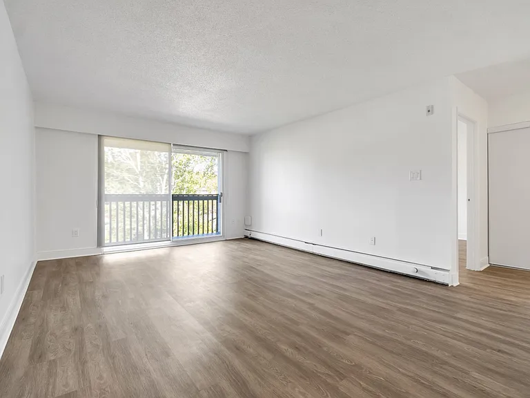 3868 Shelbourne St — Photo 11
