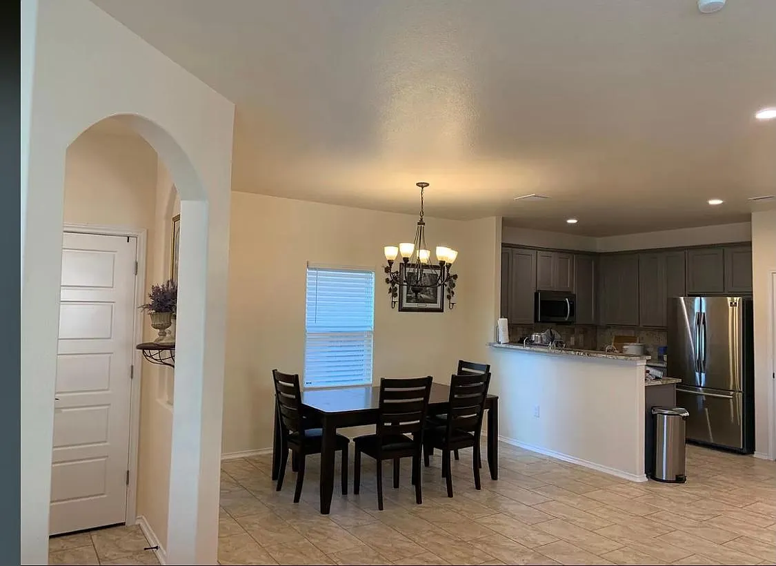 3 bed, 1519 sqft, $1,900 — Photo 2