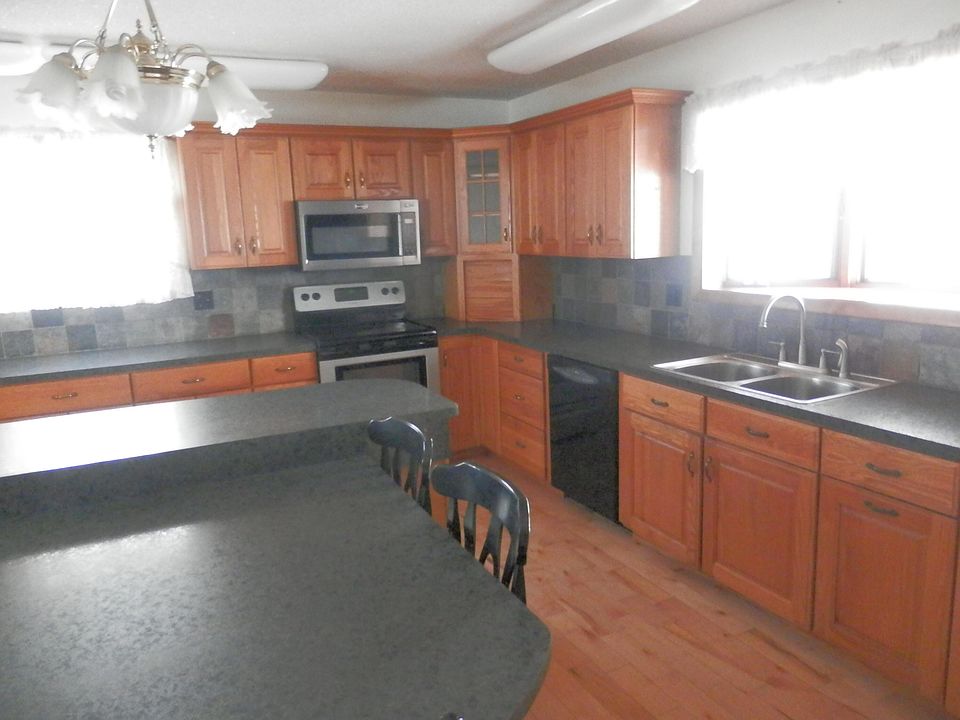 W17274 Main St, Curtis, MI 49820 MLS 23101 Zillow