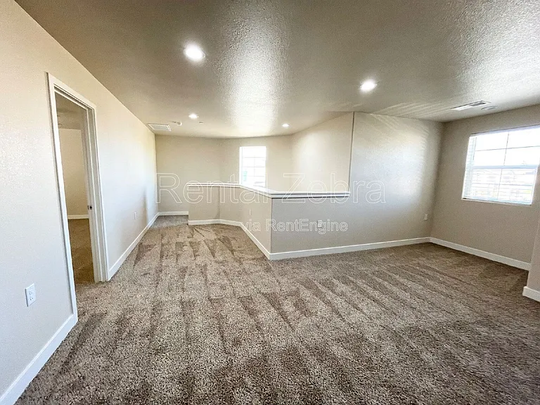 1346 Playa Del Rey Dr — Photo 8
