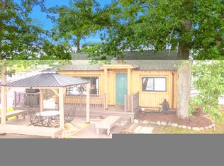 10086 King Rd, Davisburg, MI 48350