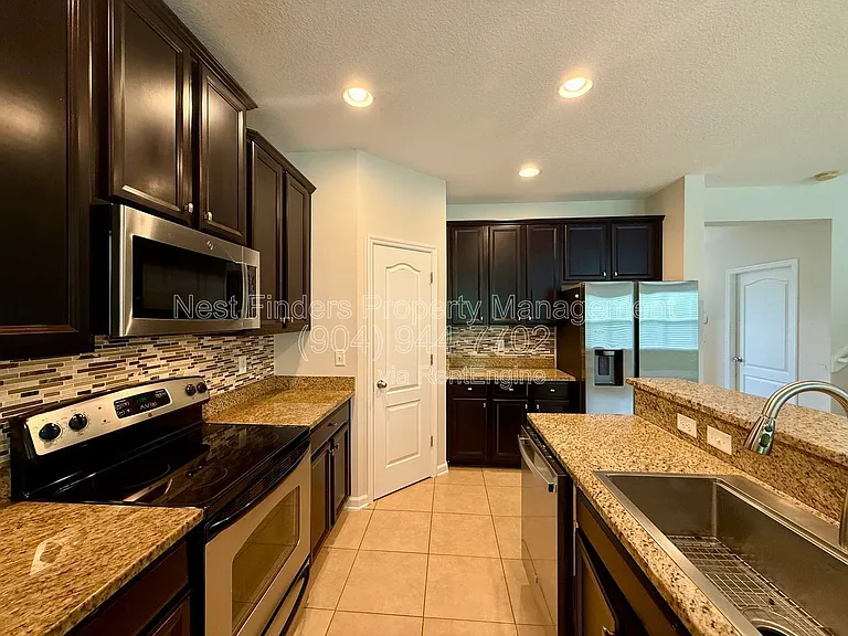 145 Woodfield Ln — Photo 12