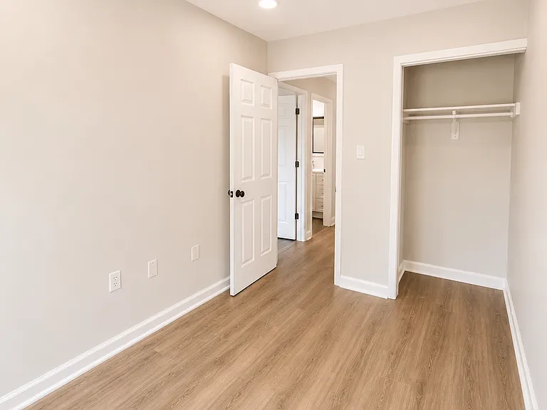 35 Vienna Ct — Photo 12