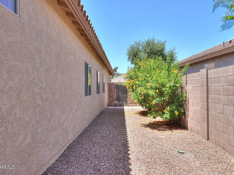 44092 W Stonecreek Rd — Photo 35