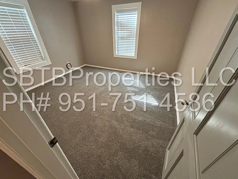 3012 Englewood Ave — Photo 8