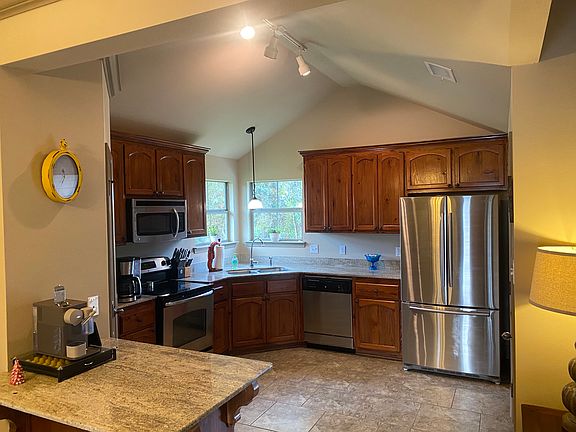 5th image of 17447 Stonewood Dr