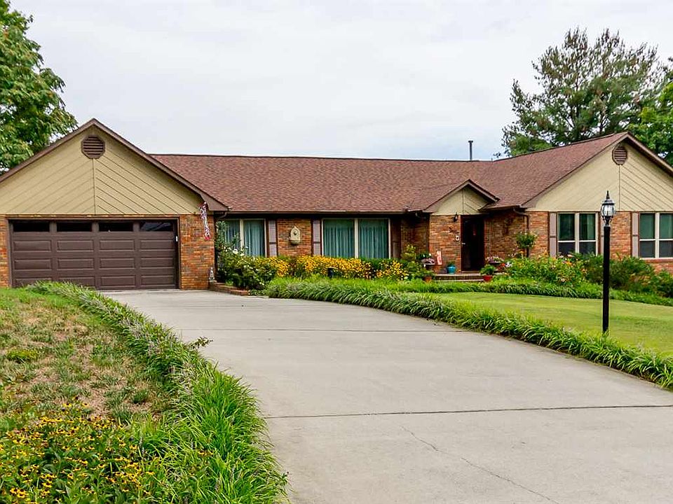 1st image of 1845 Seven Oaks Dr