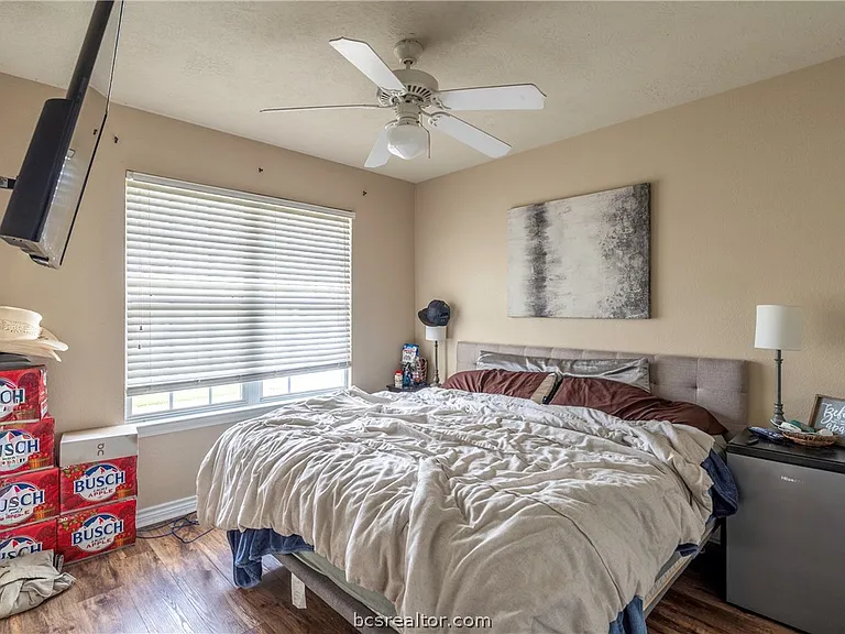 928 Crested Point Dr — Photo 11