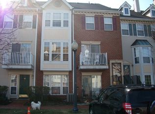33 Walnut St, Jersey City, NJ 07305