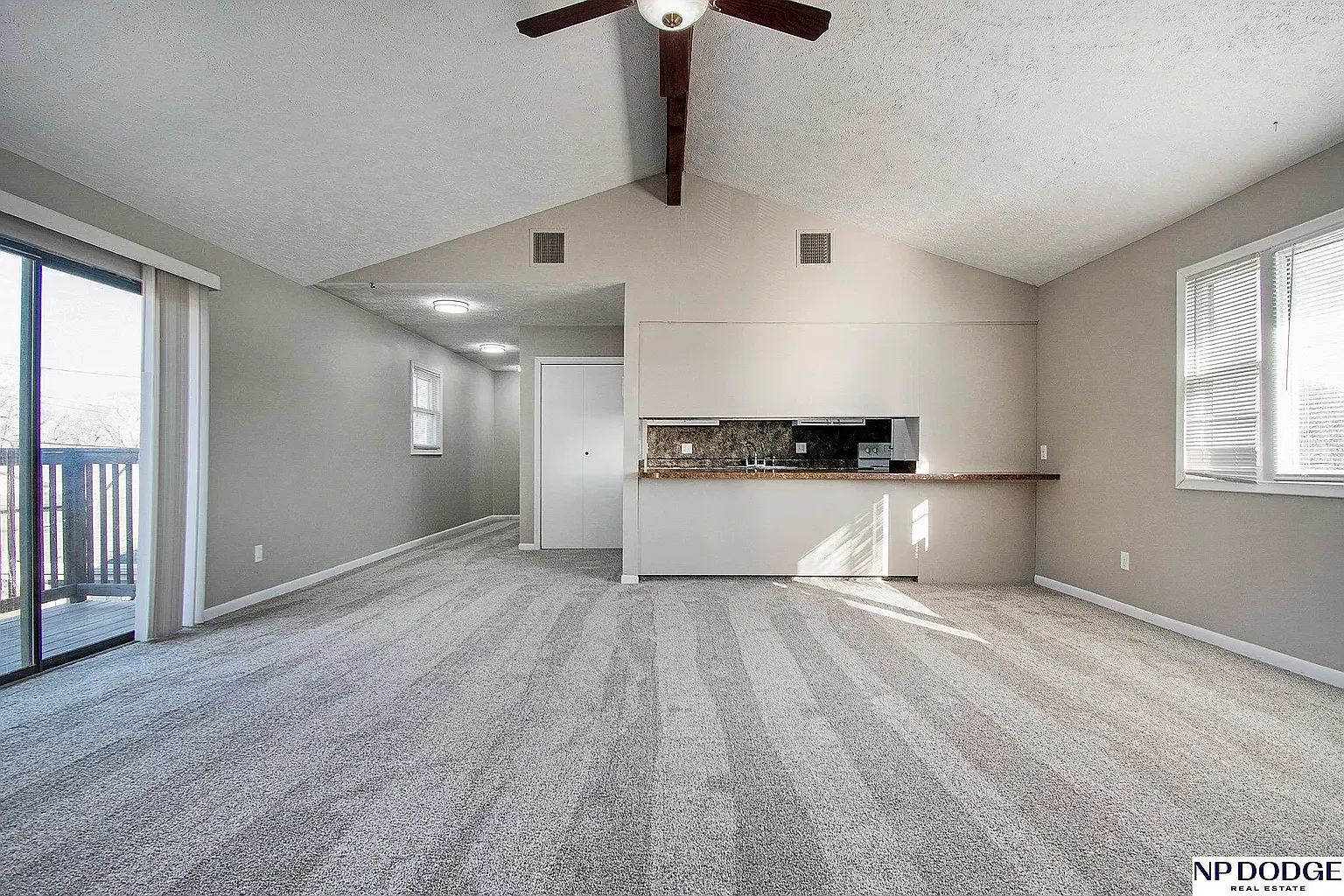 2 bed, 2080 sqft, $1,700 — Photo 4