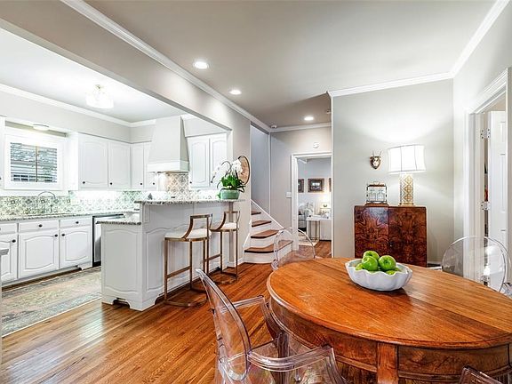 2nd image of 2429 Shirley Ave