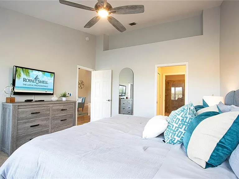 5705 Heron Ln #806 — Photo 11