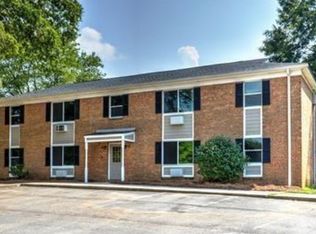 Circle Oaks Apartments: Modernized Townhome Living in a Quiet Gastonia Community, Gastonia, NC 28052