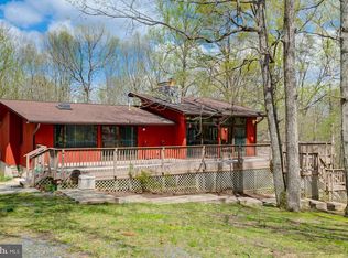 9473 Ada Rd, Marshall, VA 20115