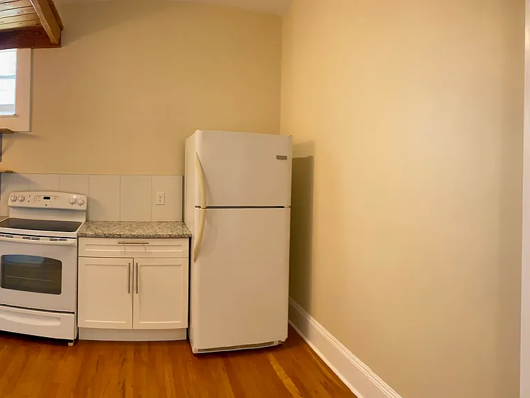 931 W Washington St #2 — Photo 4