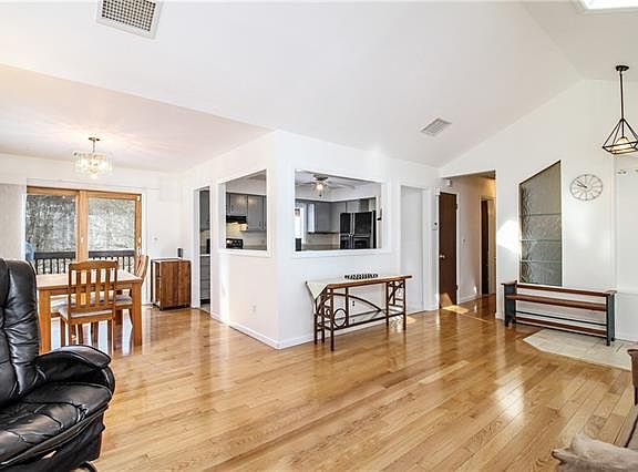 2nd image of 127 Croton Ave