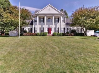 9 Fir Ct, Monticello, IL 61856