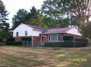 2998 Lomae Rd, Akron, OH 44312