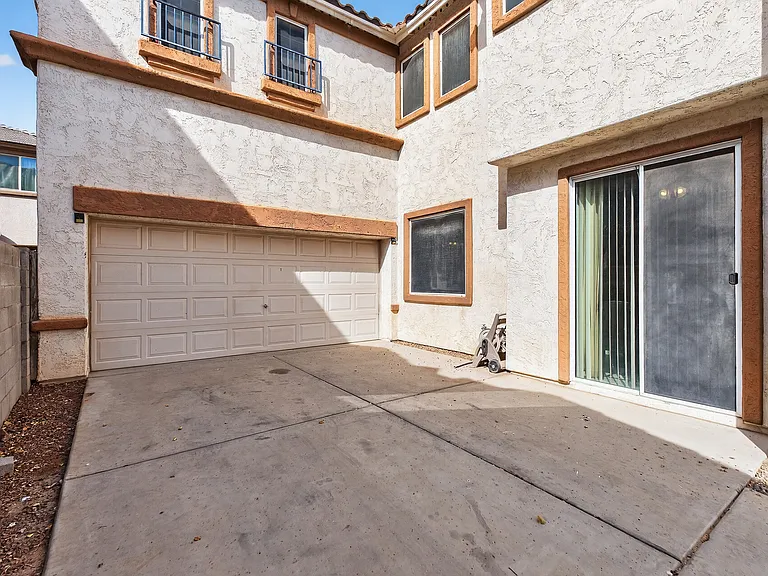 12034 W Polk St — Photo 30