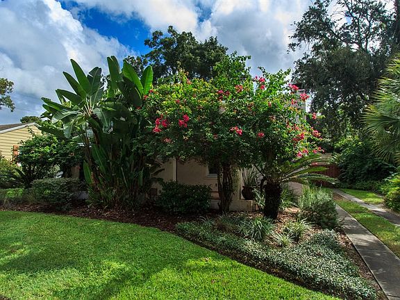 2nd image of 809 Palm Dr