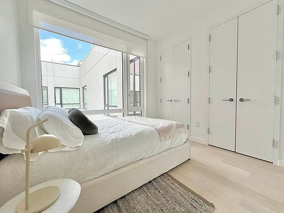 4th image of 127 Concord St #Penthouse 13
