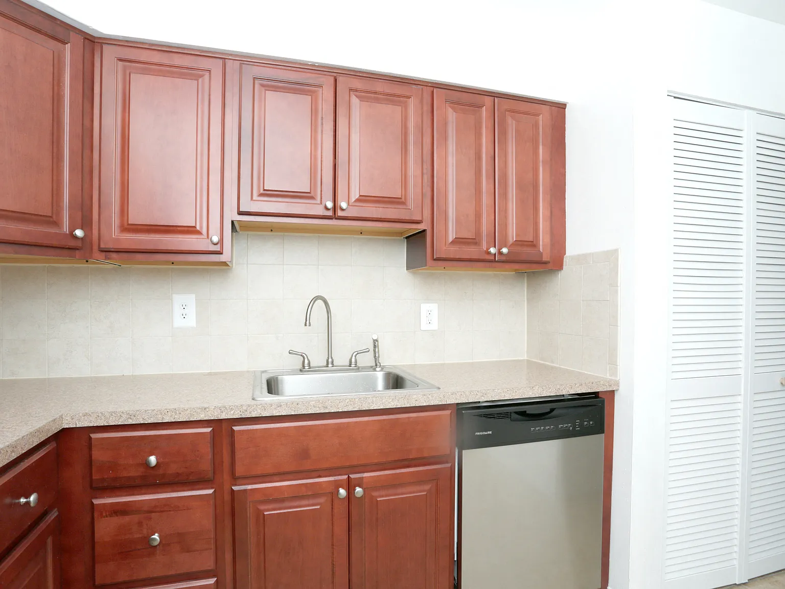 Garrison Apartments — Photo 3
